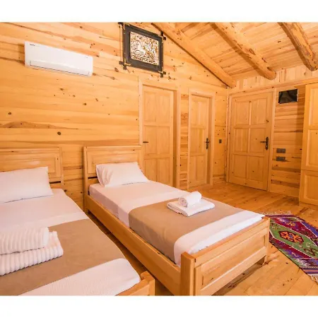 Doganin Ruhu & Nyaraló Kaş